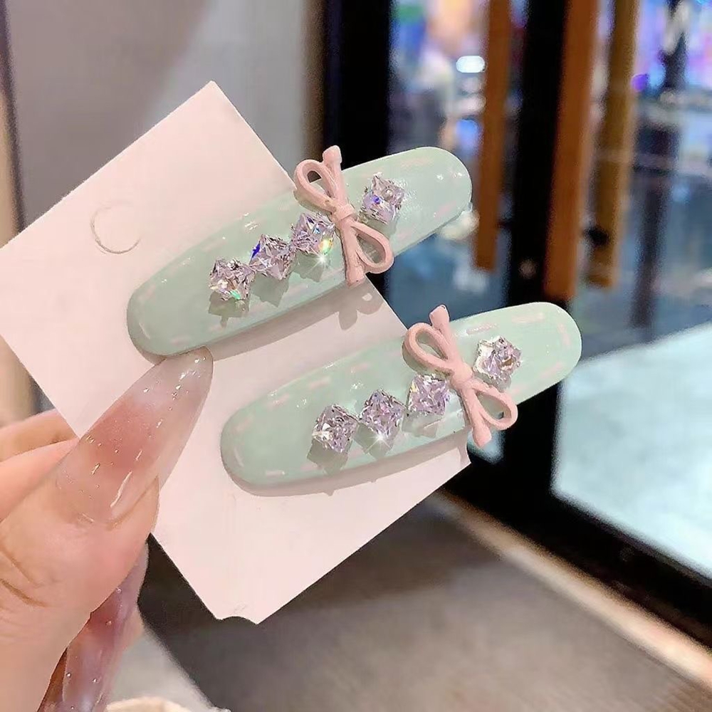 Women'S Accessories Trends 2026 - مشبك شعر أكريليك أخضر حلو بتصميم