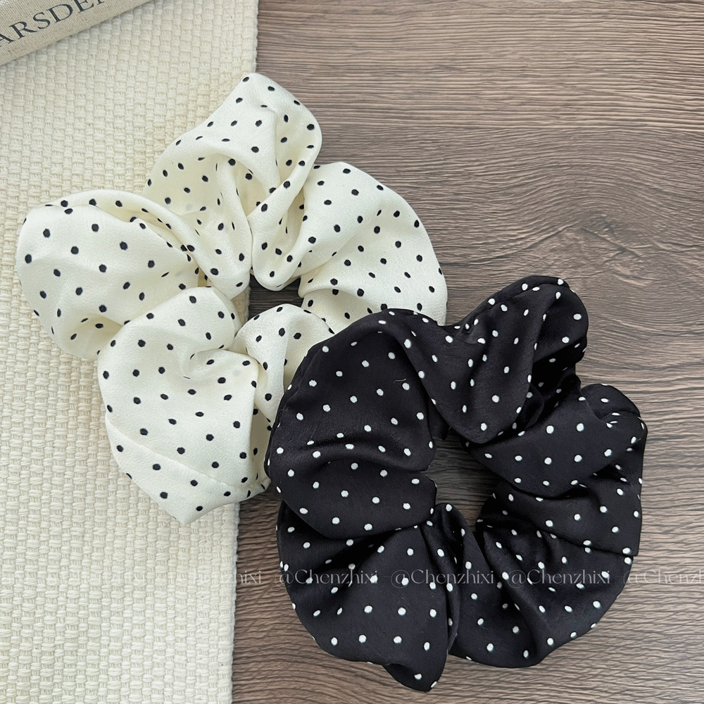 قطعتان/طقم ربطات شعر أنيقة من  - مراجعة Scrunchie Satin Set وسعره