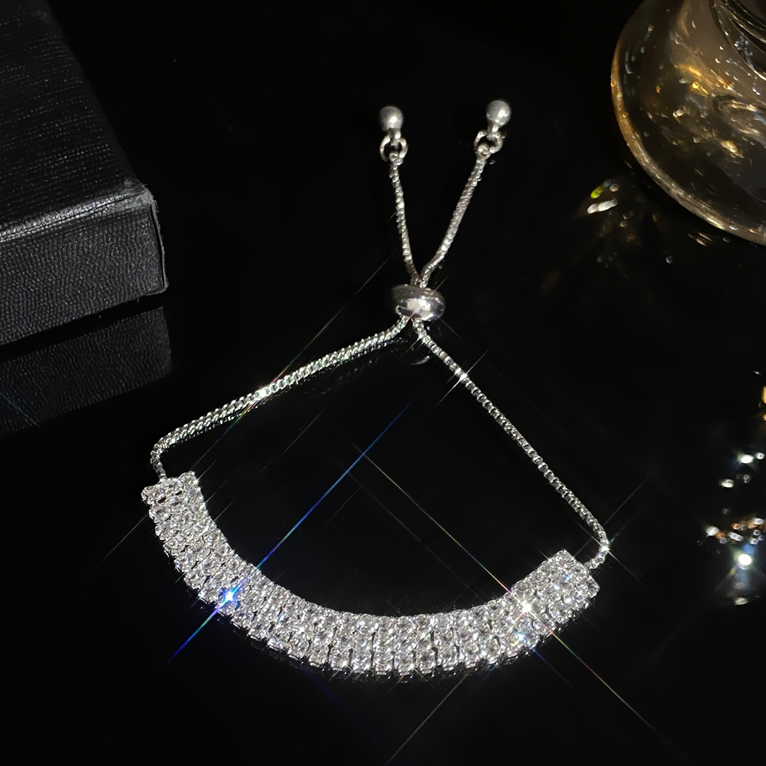 سوار كريستال كوري أنيق بثلاثة  - مراجعة Women'S Accessories Trends 2026 وسعره