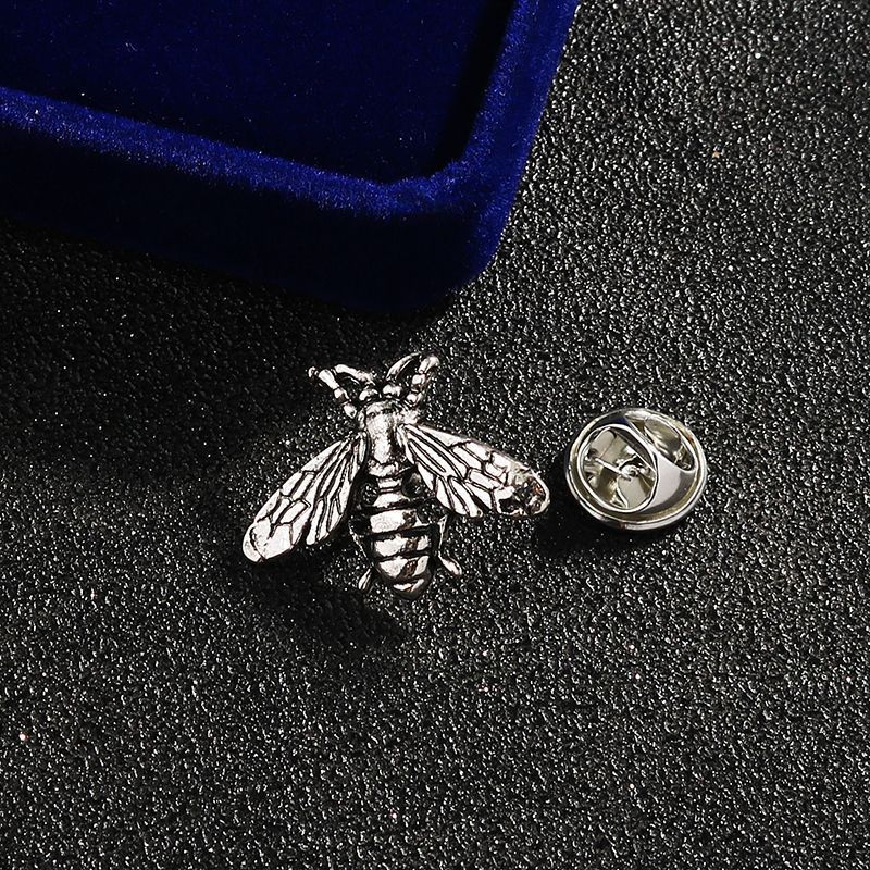 دبوس زينة على شكل نحلة صغيرة ب - مراجعة Women'S Accessories Trends 2026 وسعره