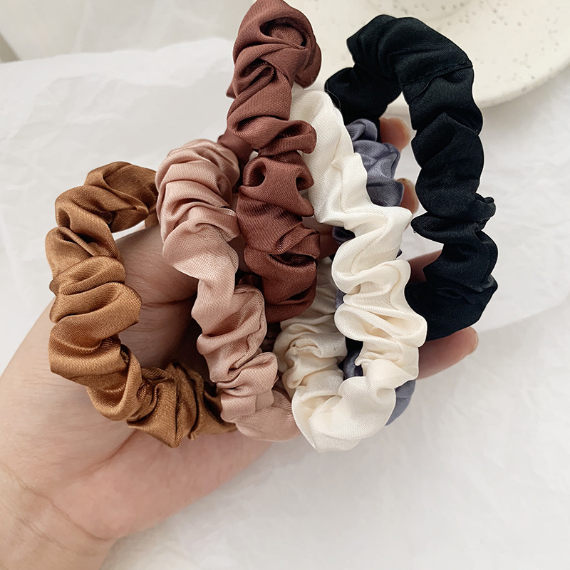 1 مجموعة الحرير الساتان بلون S - مراجعة Scrunchie Satin Set وسعره
